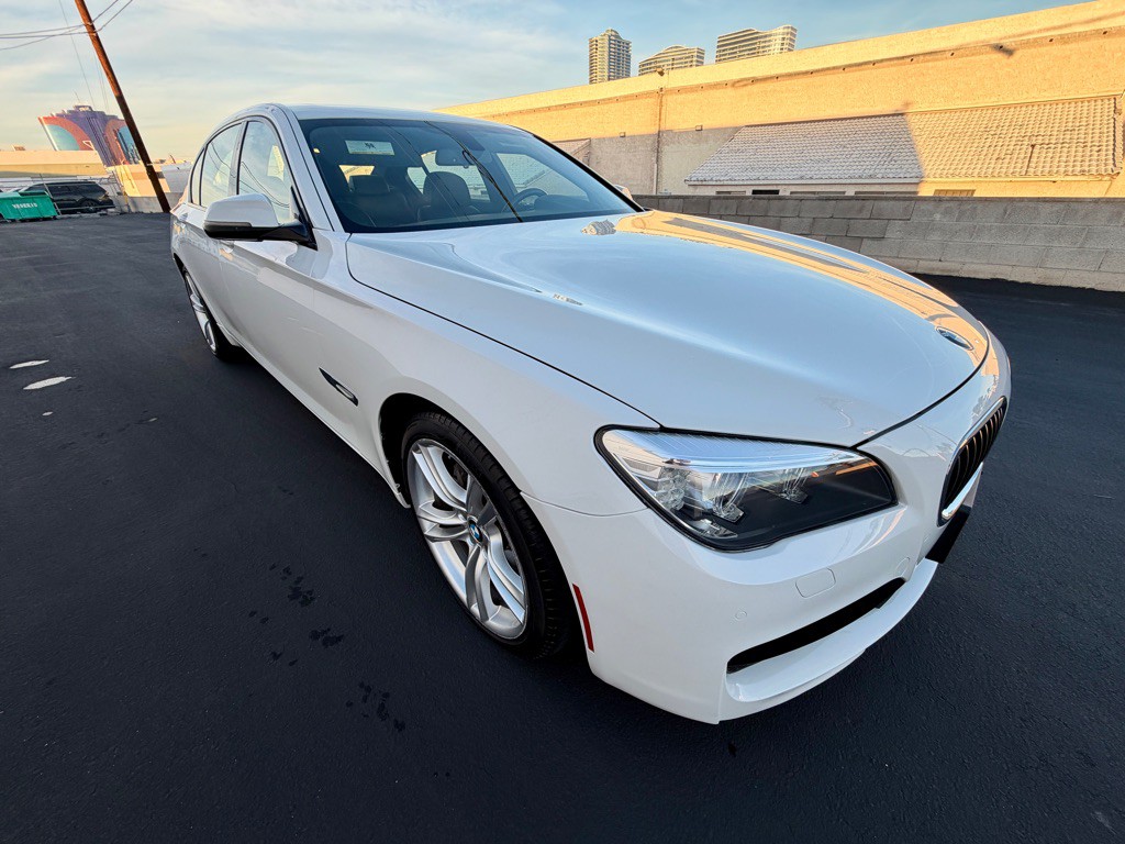 2013 BMW 7 Series Image 3