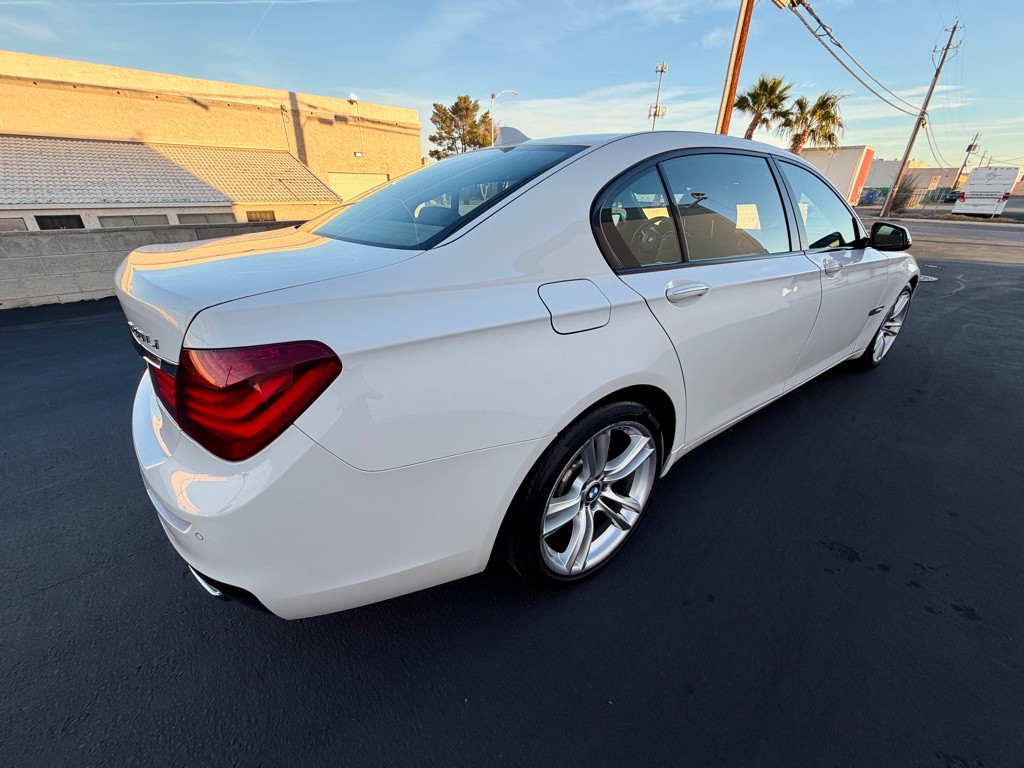 2013 BMW 7 Series Image 4
