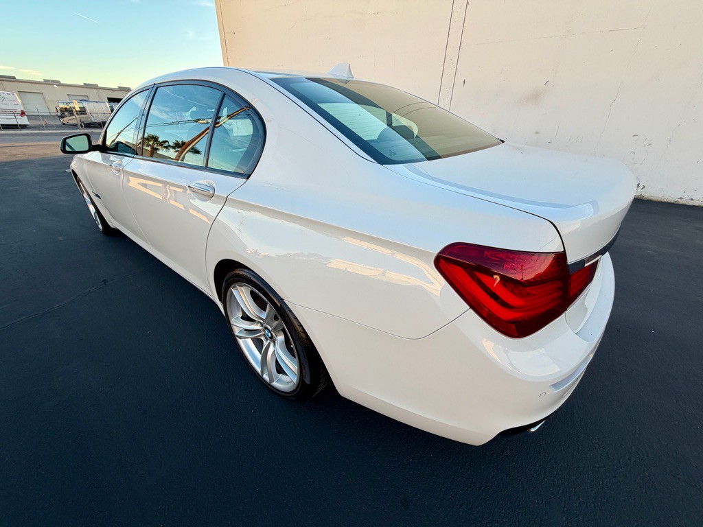 2013 BMW 7 Series Image 6