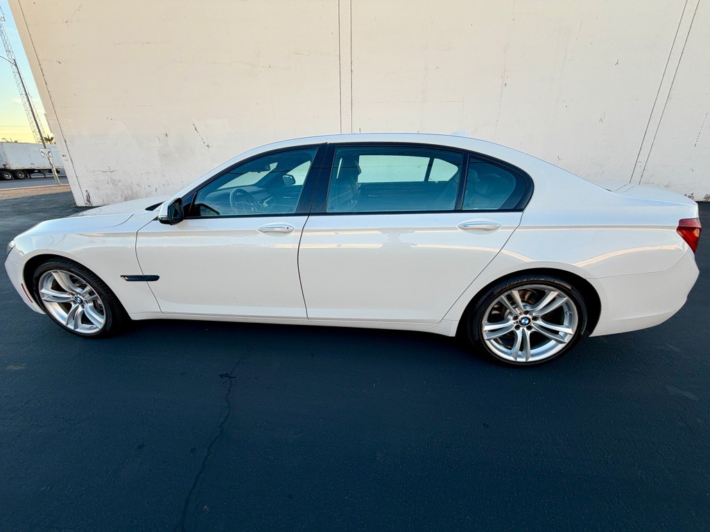 2013 BMW 7 Series Image 7