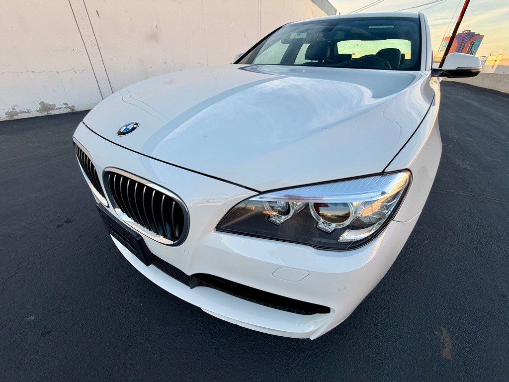 2013 BMW 7 Series Image 10