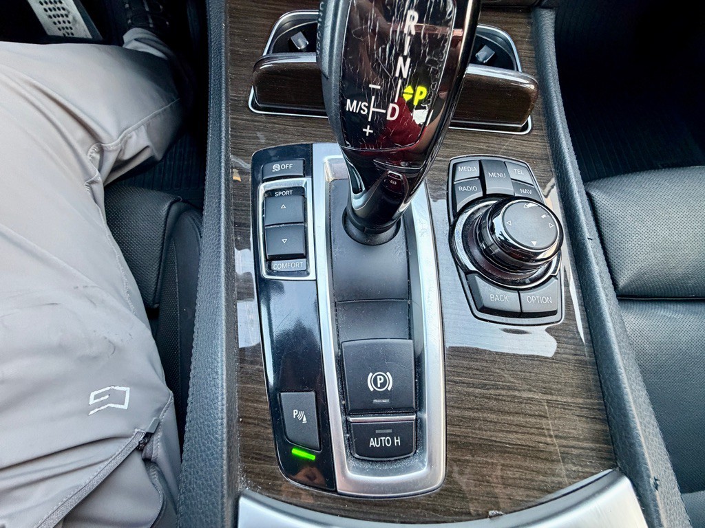 2013 BMW 7 Series Image 12