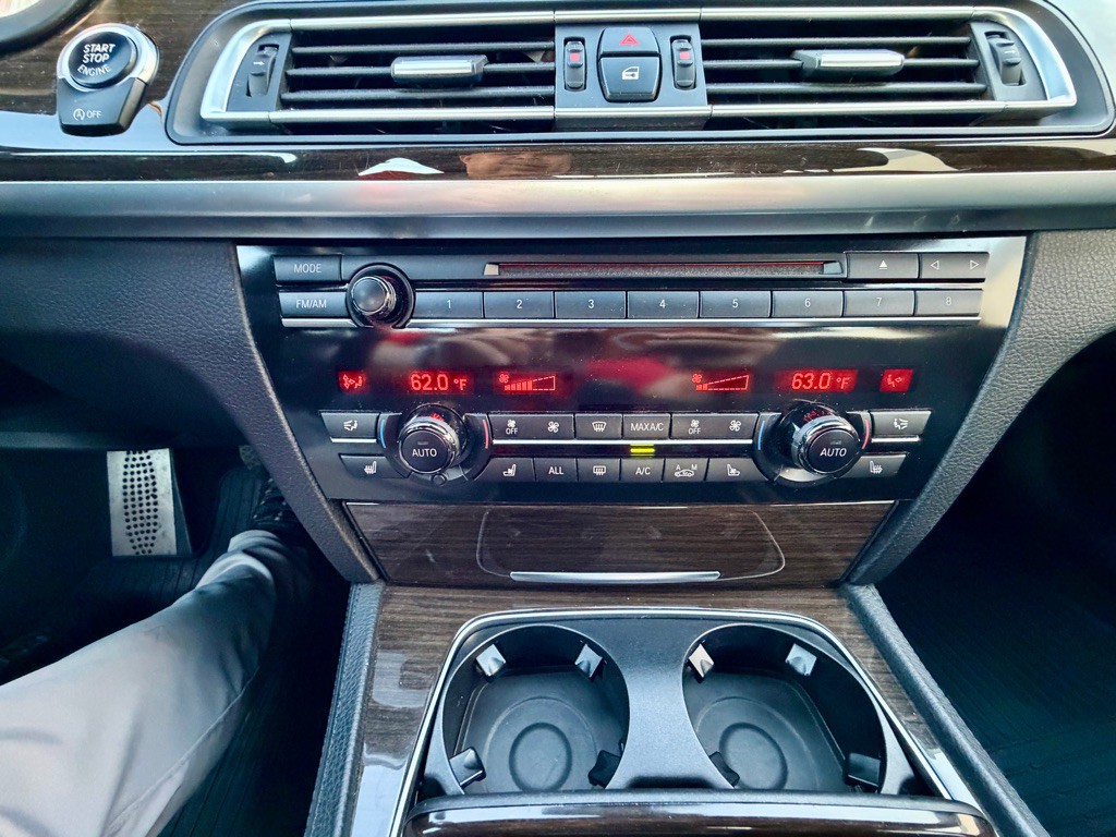 2013 BMW 7 Series Image 17