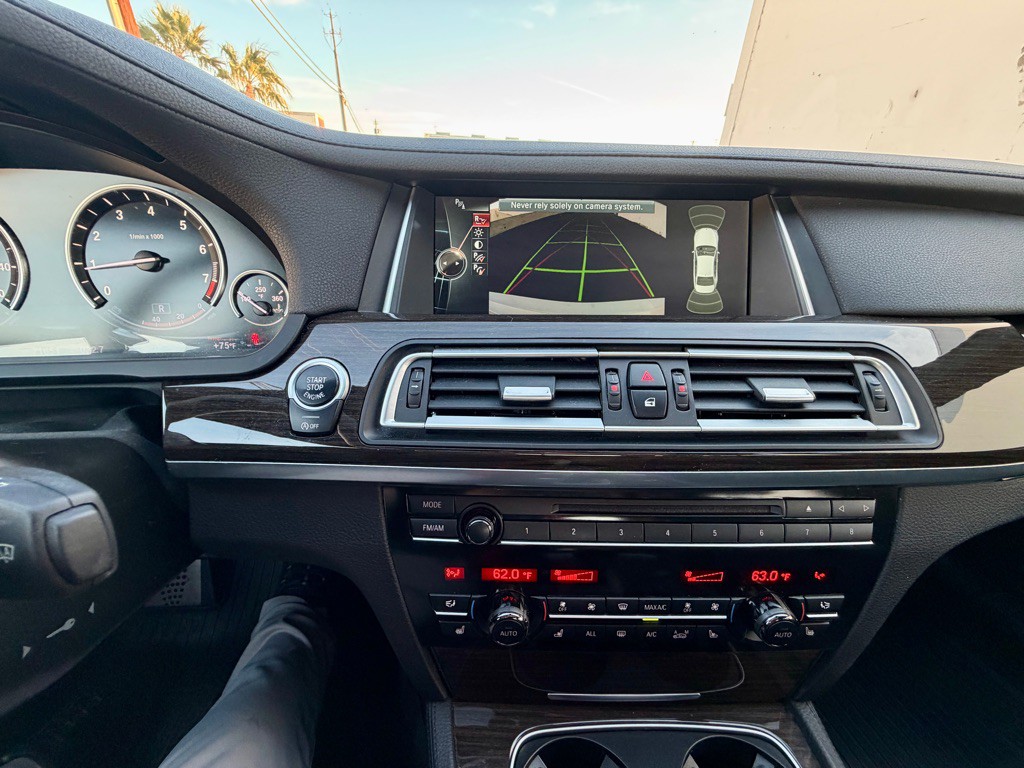 2013 BMW 7 Series Image 18