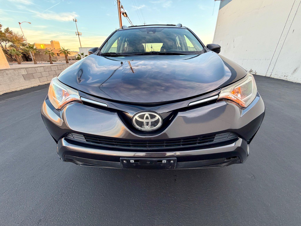 2017 Toyota Rav4 Image 2