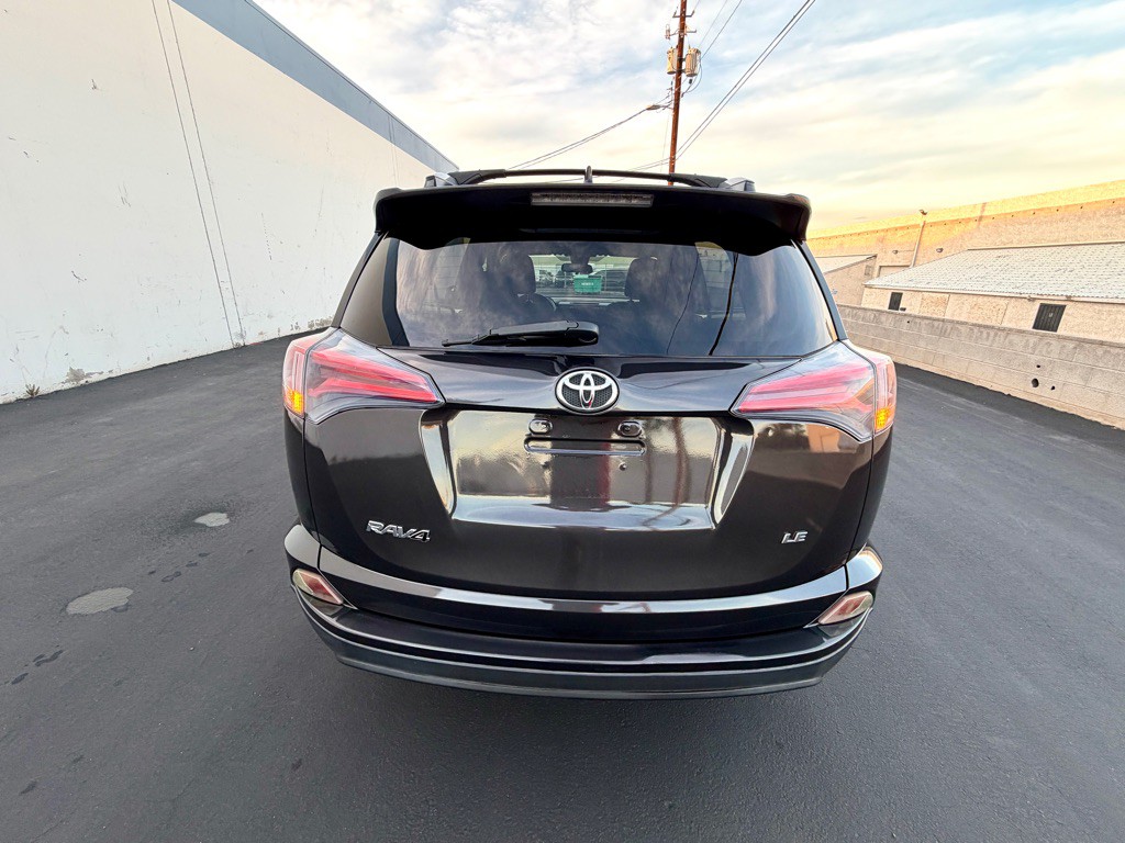 2017 Toyota Rav4 Image 6