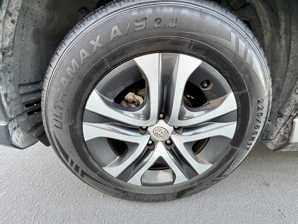 2017 Toyota Rav4 Image 11