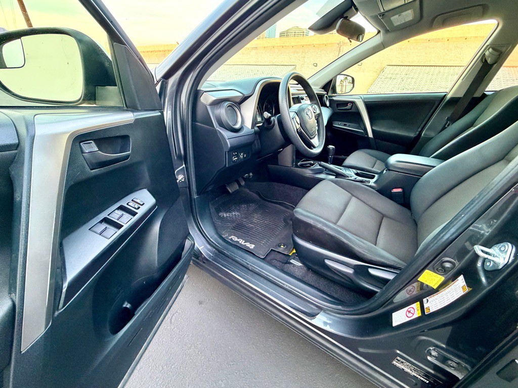 2017 Toyota Rav4 Image 12