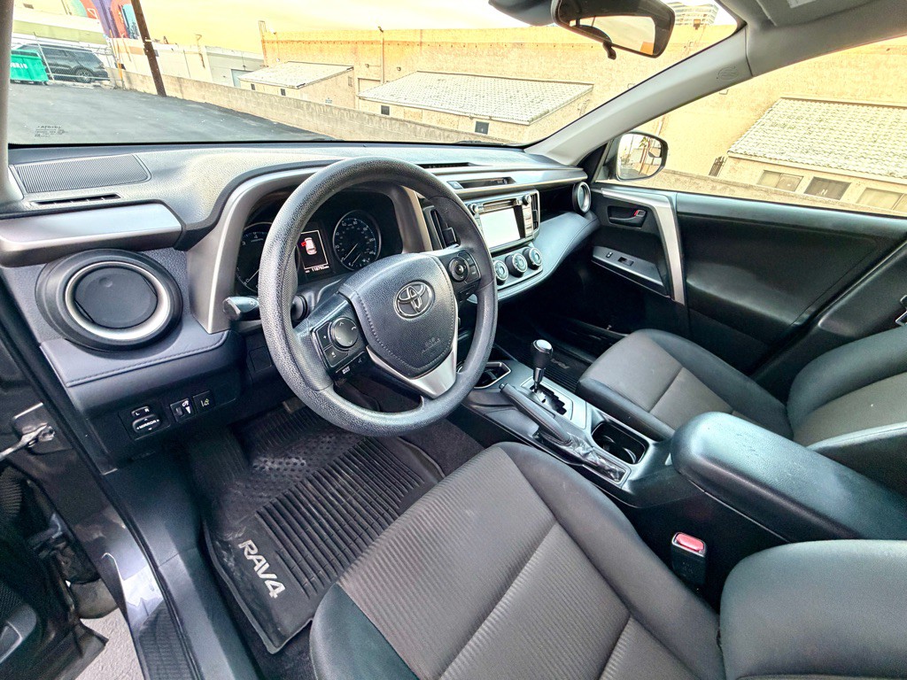 2017 Toyota Rav4 Image 16