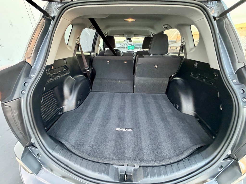 2017 Toyota Rav4 Image 19