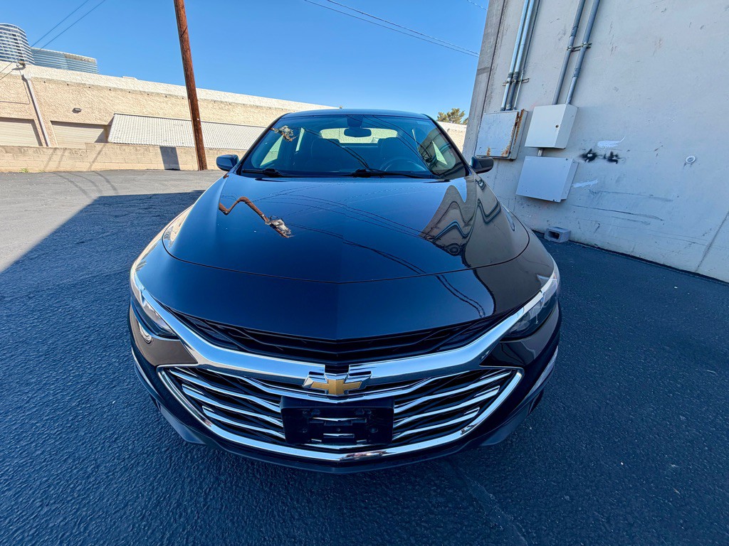 2022 Chevrolet Malibu Image 2