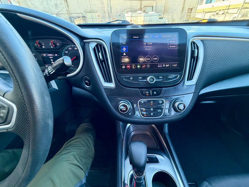 2022 Chevrolet Malibu Image 25