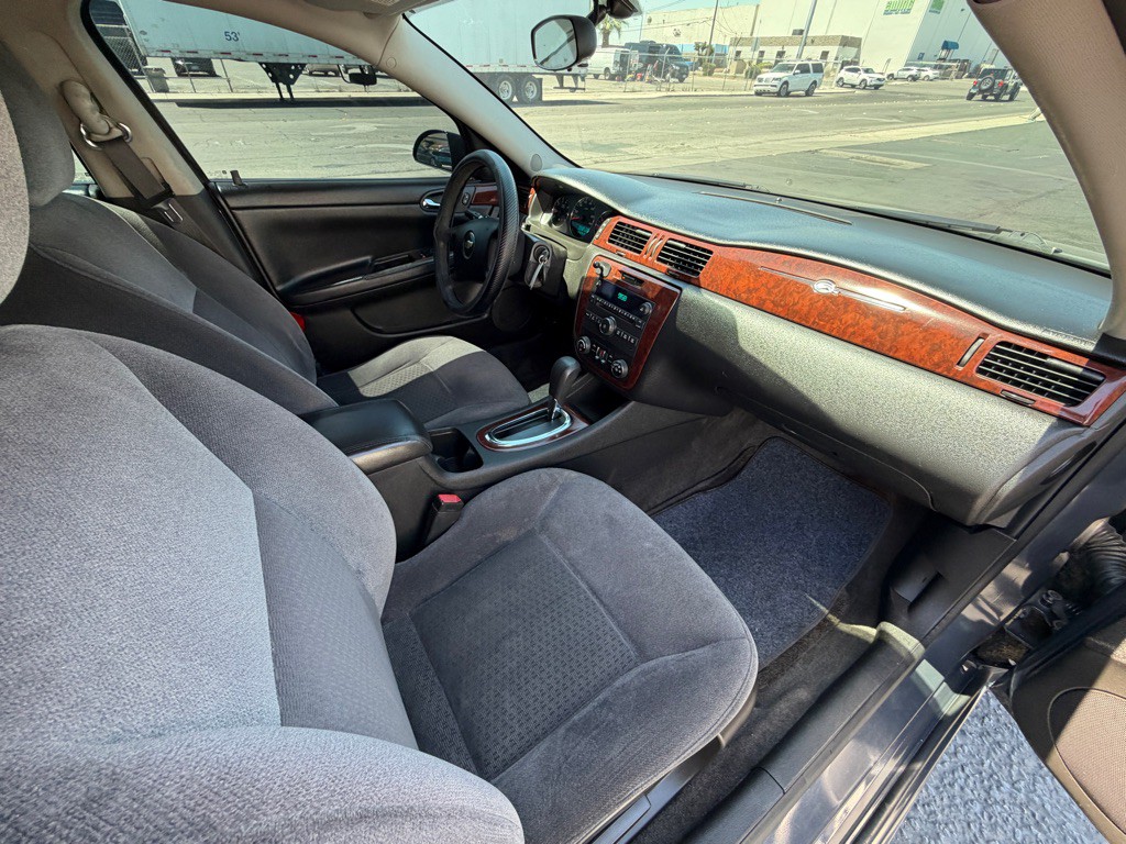 2009 Chevrolet Impala Image 24