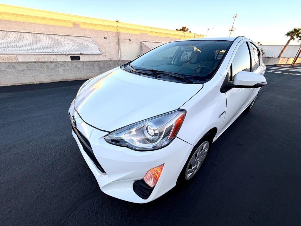 2016 Toyota Prius Image 1