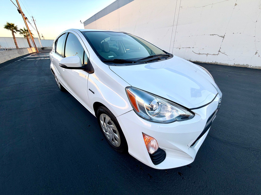 2016 Toyota Prius Image 3
