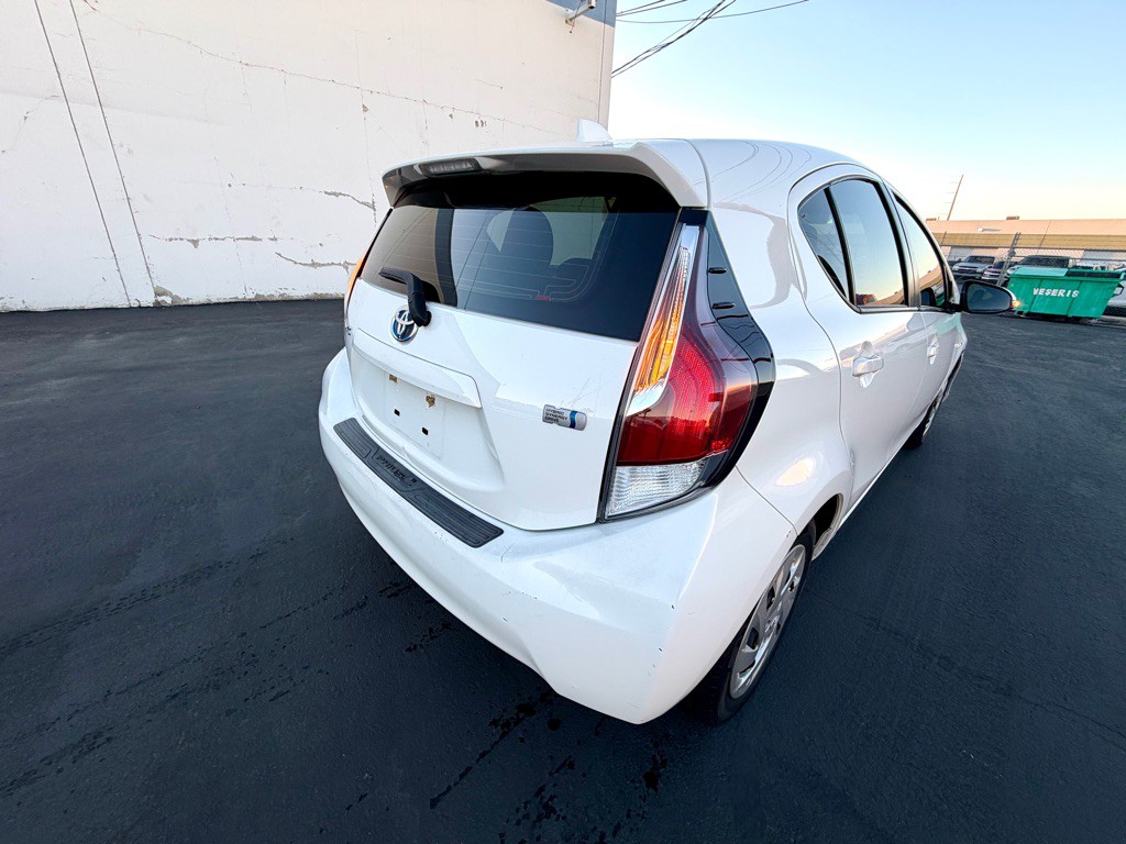 2016 Toyota Prius Image 5