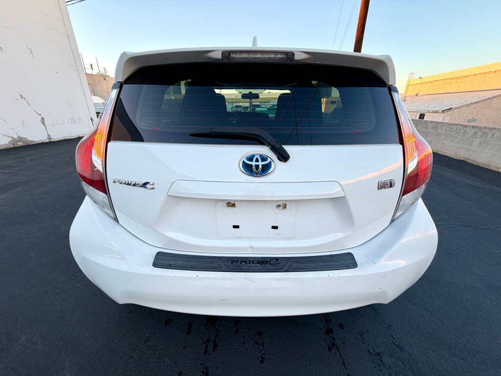 2016 Toyota Prius Image 6