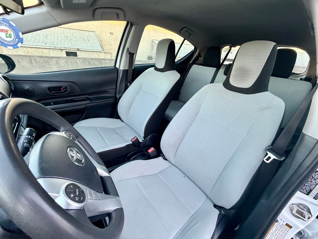 2016 Toyota Prius Image 10