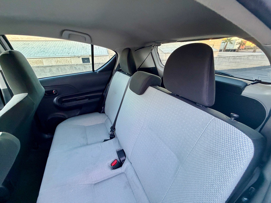 2016 Toyota Prius Image 11
