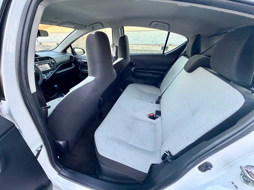 2016 Toyota Prius Image 13