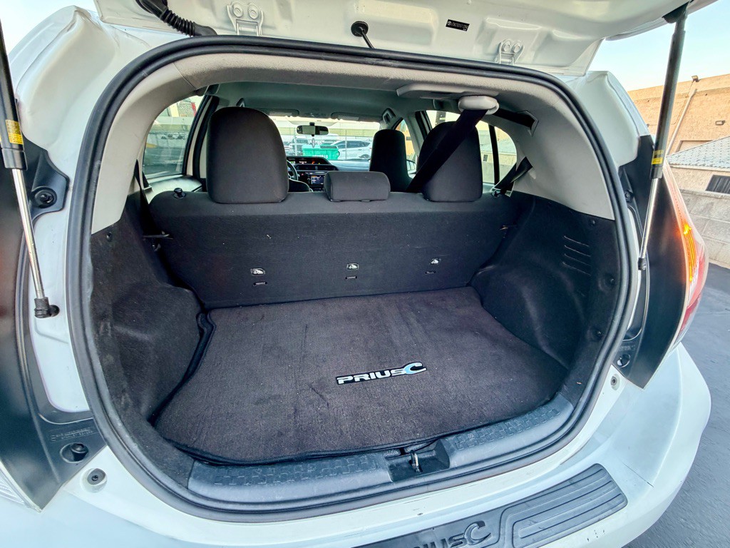 2016 Toyota Prius Image 15