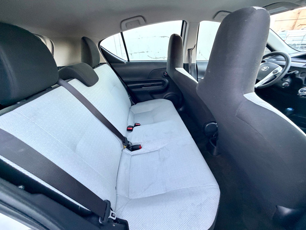 2016 Toyota Prius Image 19