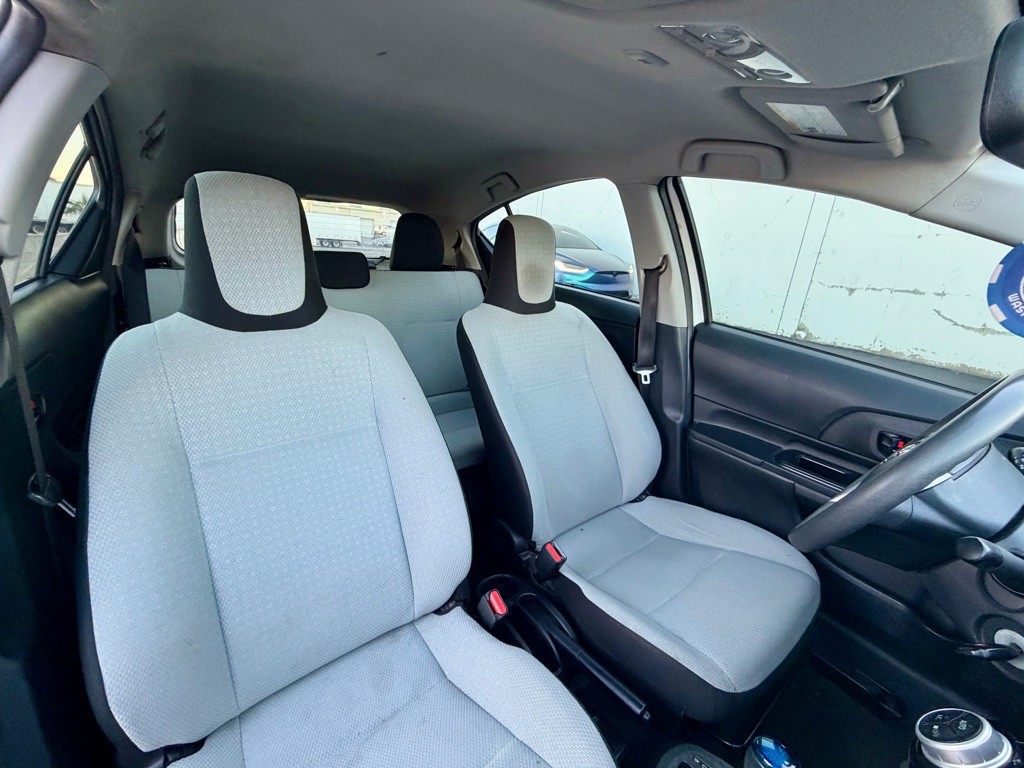2016 Toyota Prius Image 21