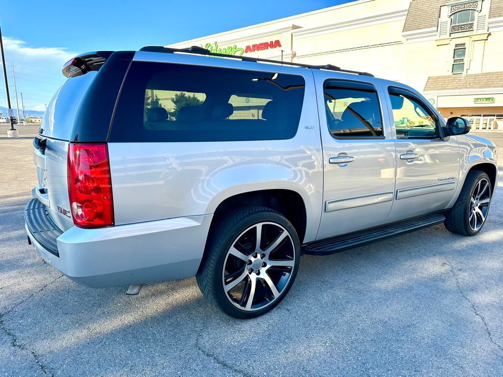 2010 GMC Yukon Image 3