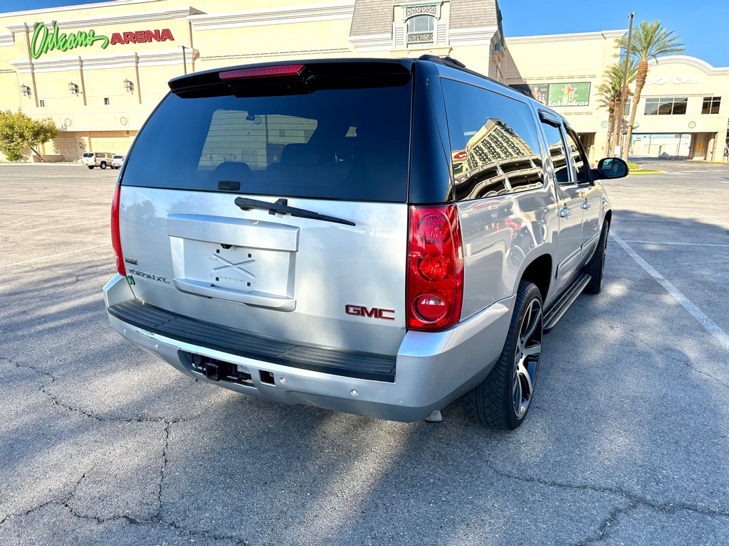 2010 GMC Yukon Image 6