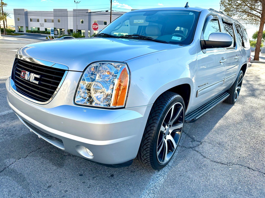 2010 GMC Yukon Image 10