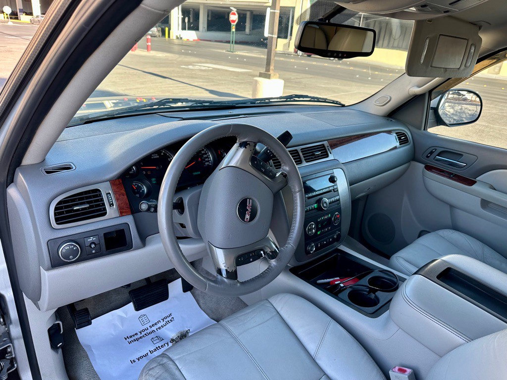 2010 GMC Yukon Image 13