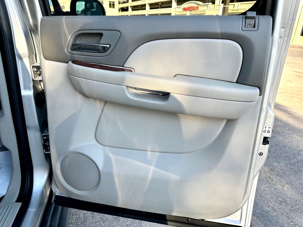 2010 GMC Yukon Image 27