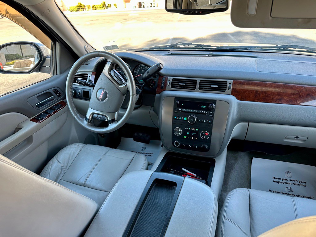 2010 GMC Yukon Image 30