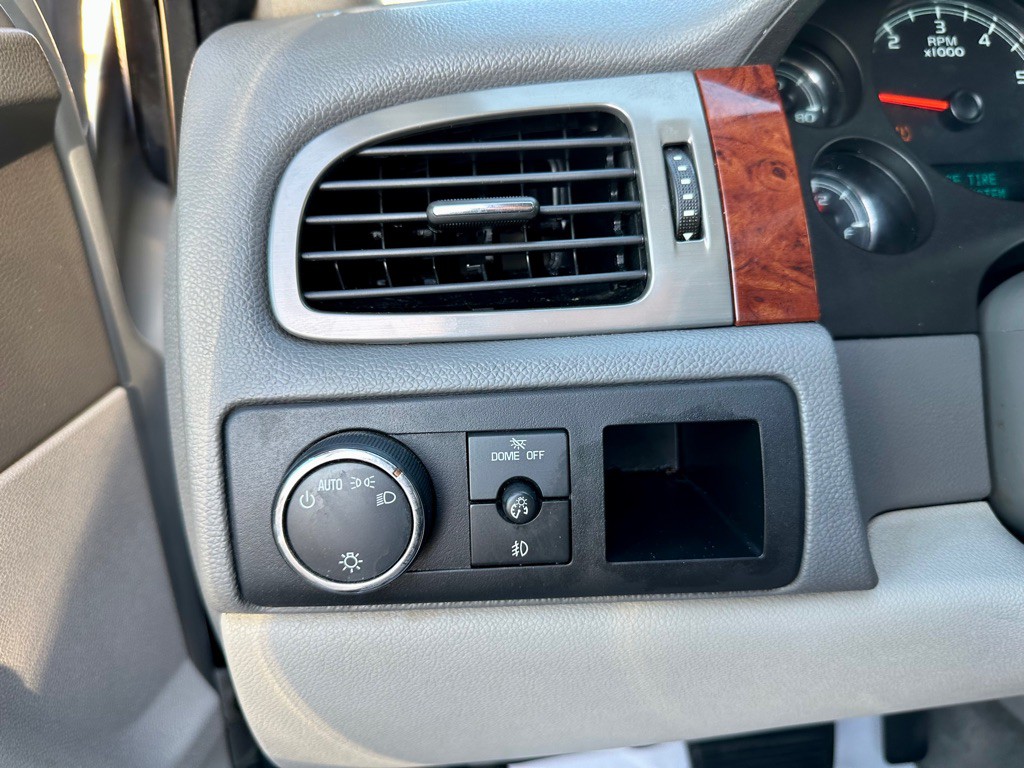 2010 GMC Yukon Image 36