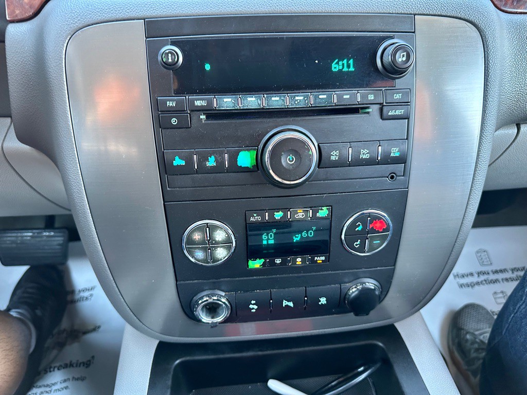 2010 GMC Yukon Image 40