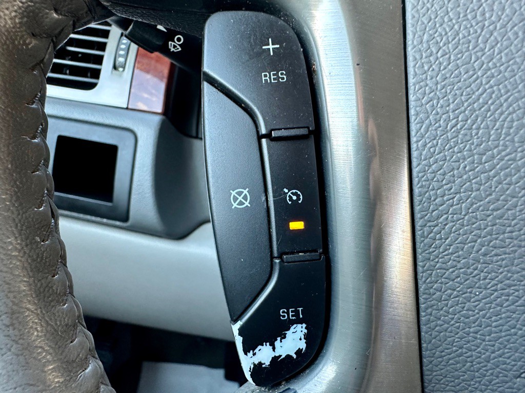 2010 GMC Yukon Image 42