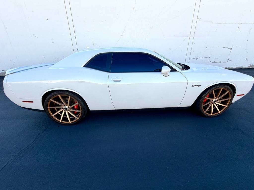 2015 Dodge Challenger Image 9