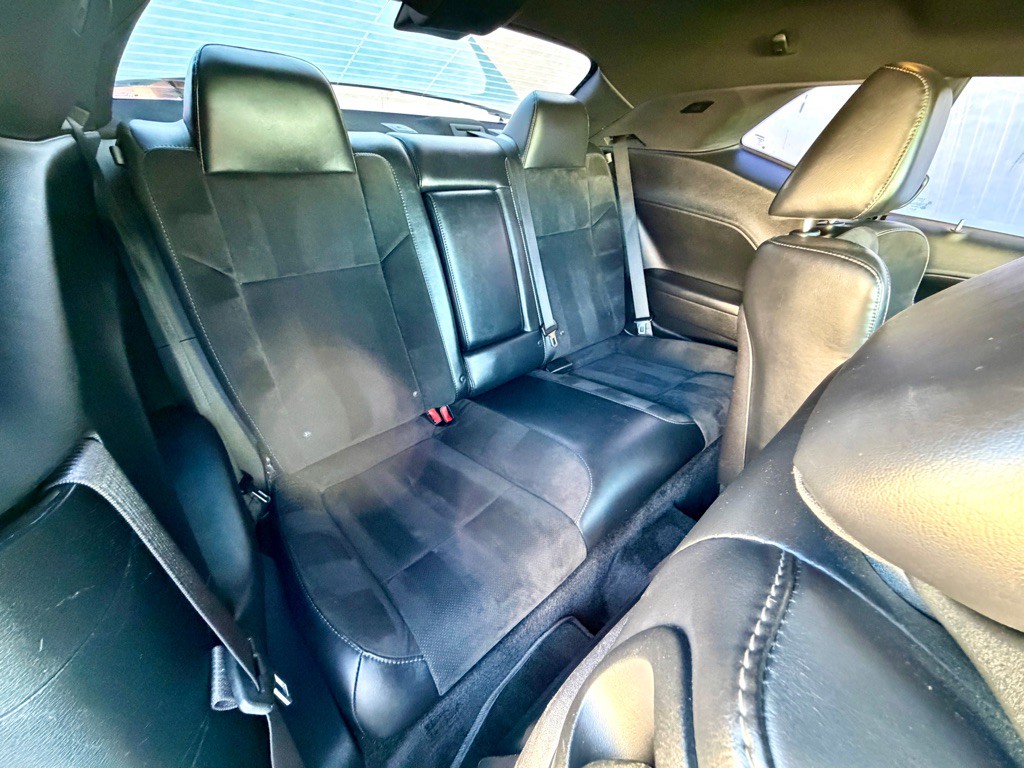 2015 Dodge Challenger Image 22