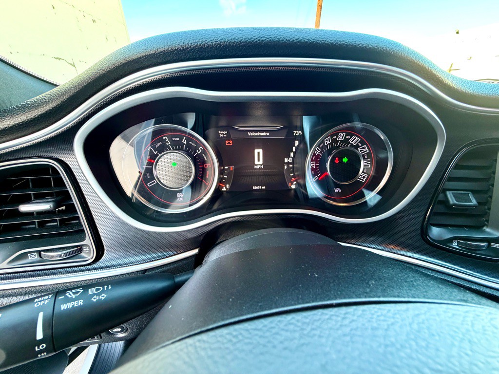 2015 Dodge Challenger Image 27