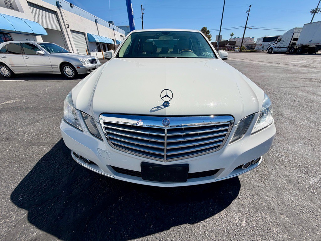 2011 Mercedes-Benz E-Class Image 2