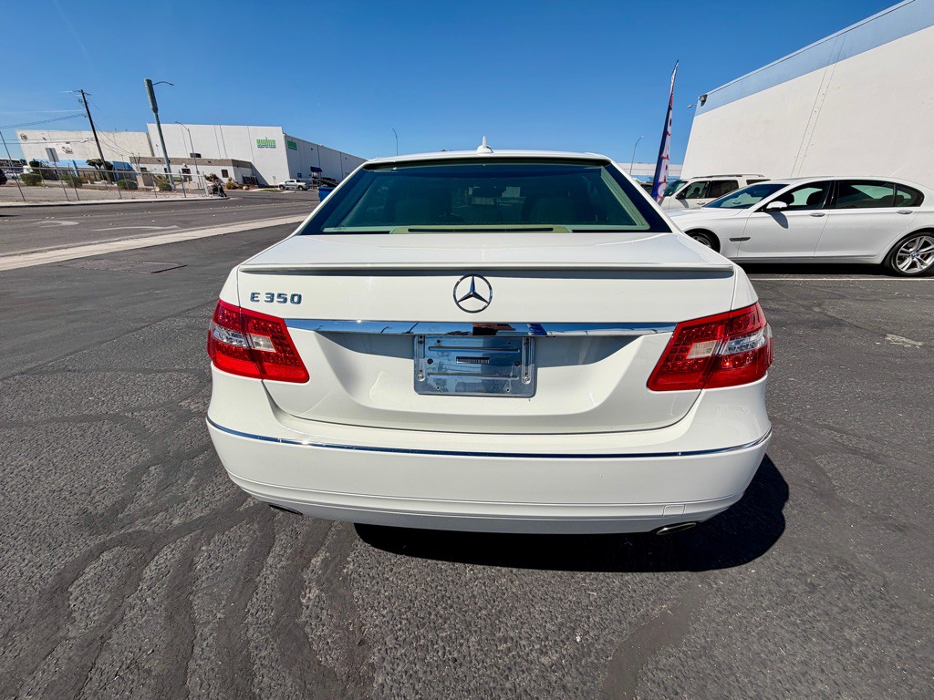 2011 Mercedes-Benz E-Class Image 5