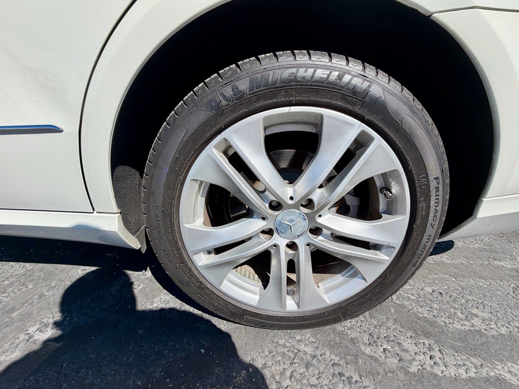 2011 Mercedes-Benz E-Class Image 9