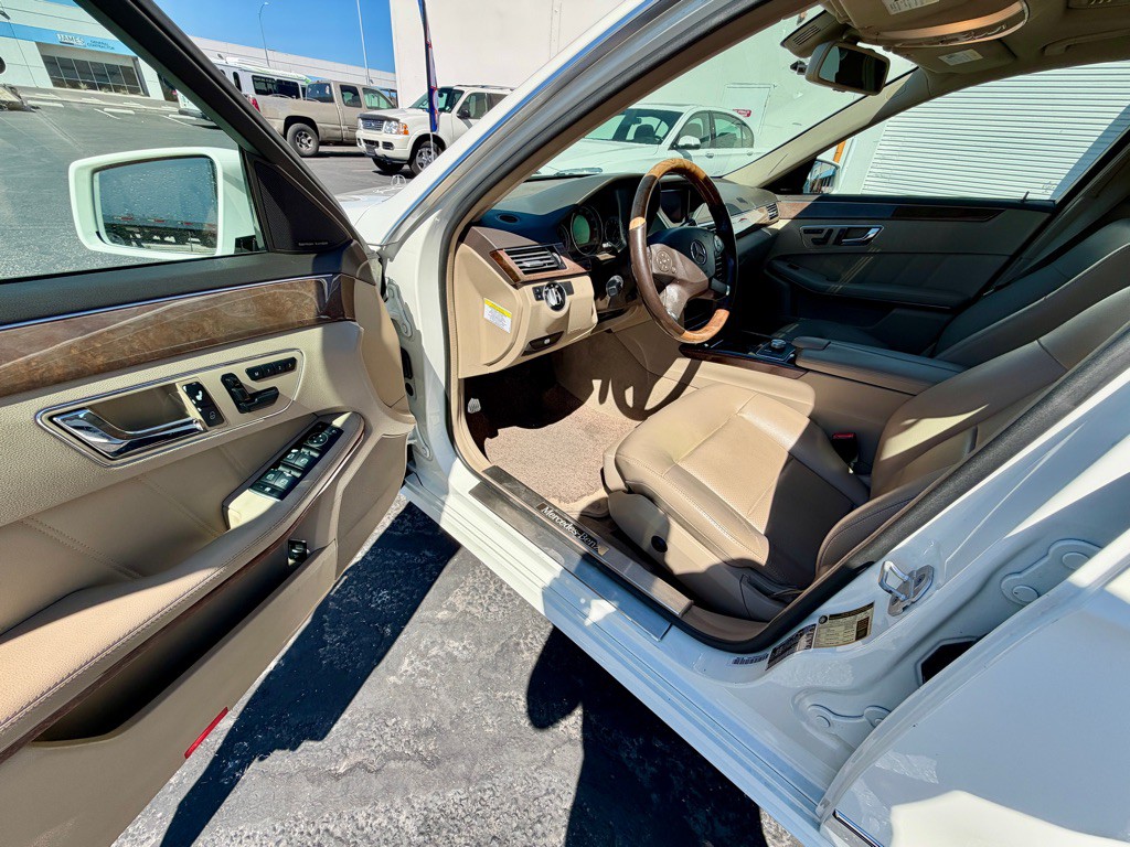 2011 Mercedes-Benz E-Class Image 11