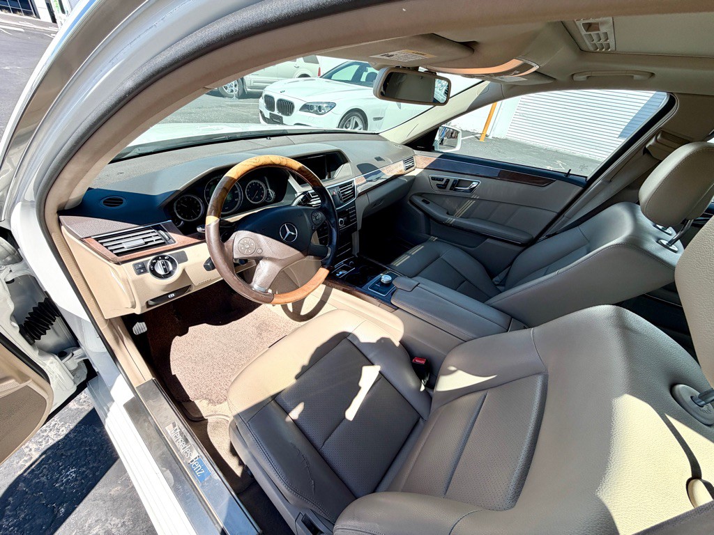 2011 Mercedes-Benz E-Class Image 14