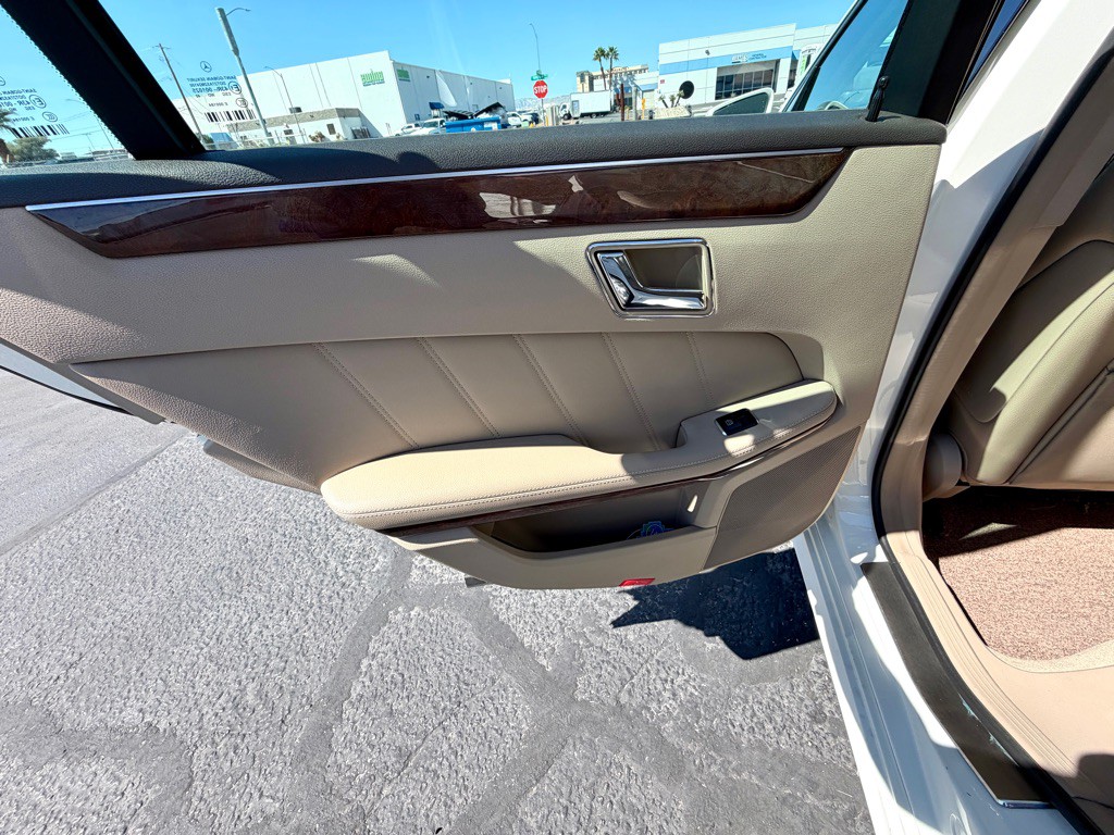 2011 Mercedes-Benz E-Class Image 17