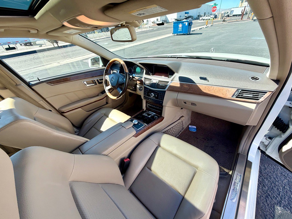 2011 Mercedes-Benz E-Class Image 21