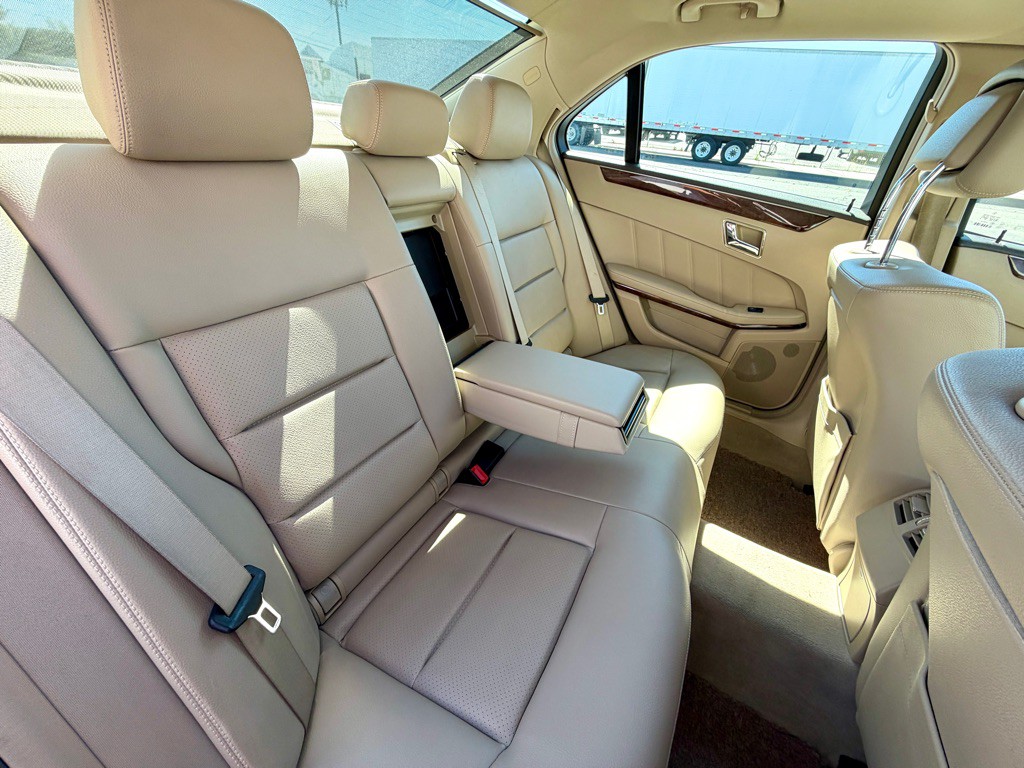 2011 Mercedes-Benz E-Class Image 22