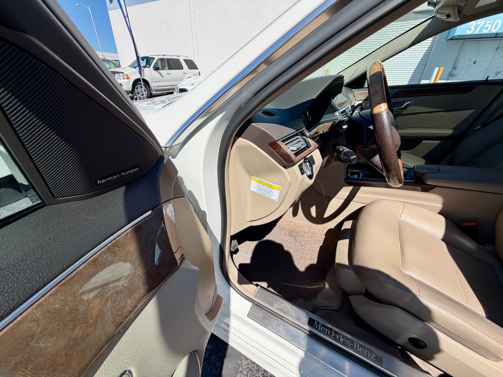 2011 Mercedes-Benz E-Class Image 24