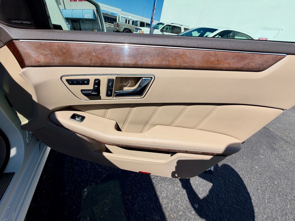 2011 Mercedes-Benz E-Class Image 27