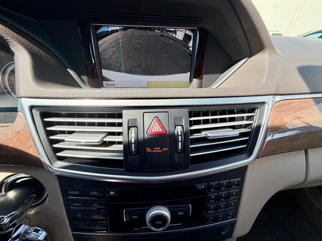 2011 Mercedes-Benz E-Class Image 32